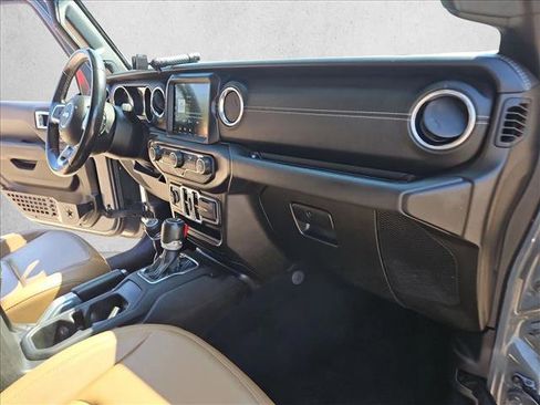 Used 2020 Jeep Gladiator Overland AWD/4WD image 19