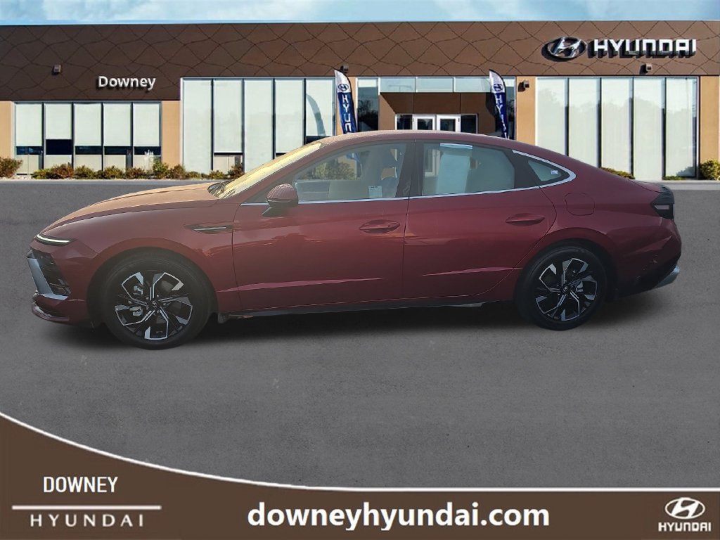 Used 2025 Hyundai Sonata SEL FWD image 2