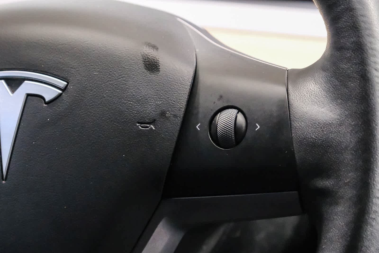 Used 2022 Tesla Model Y Long Range AWD/4WD image 19
