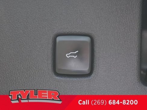 Used 2022 Ford Escape SEL w/ Technology Package AWD/4WD image 19