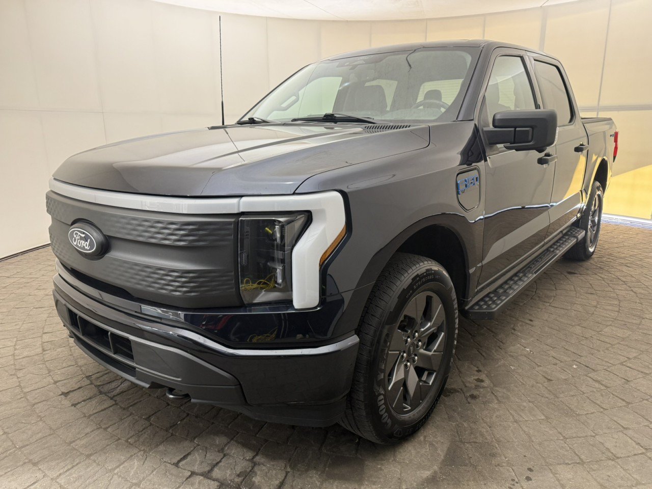 Used 2024 Ford F150 Lightning XLT AWD/4WD image 3