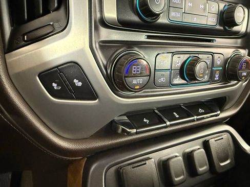 Used 2018 GMC Sierra 1500 SLT AWD/4WD image 22