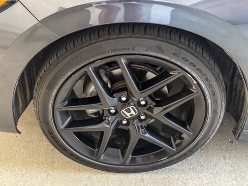 Used 2023 Honda Civic Sport image 11