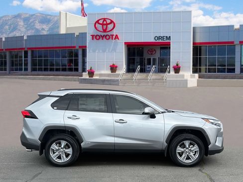 Used 2025 Toyota RAV4 XLE w/ Convenience Package image 3