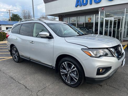 Used 2018 Nissan Pathfinder Platinum image 4