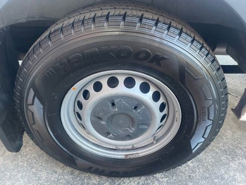 Used 2020 Freightliner Sprinter 2500 image 15