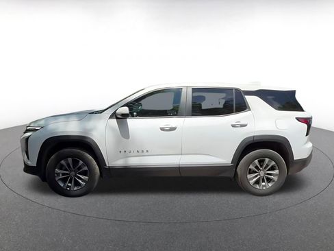 Used 2025 Chevrolet Equinox LT FWD image 9