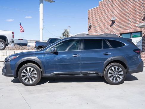 Used 2023 Subaru Outback Touring AWD/4WD image 3