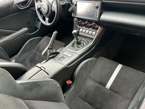 Used 2022 Toyota GR86 Premium image 15