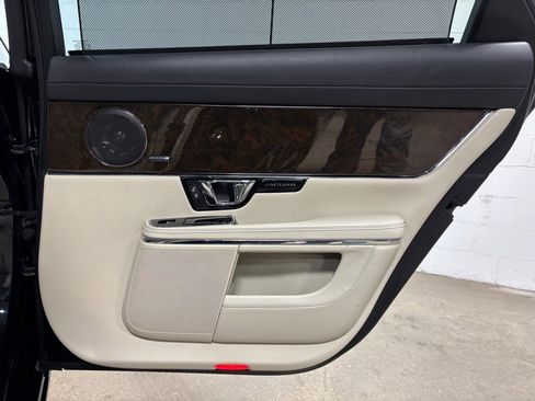 Used 2019 Jaguar XJ L Supercharged image 42