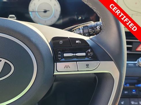 Used 2025 Hyundai Elantra SEL image 6