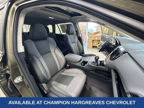 Used 2025 Subaru Outback Onyx Edition AWD/4WD image 36