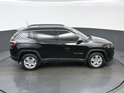 Used 2022 Jeep Compass Latitude AWD/4WD image 36