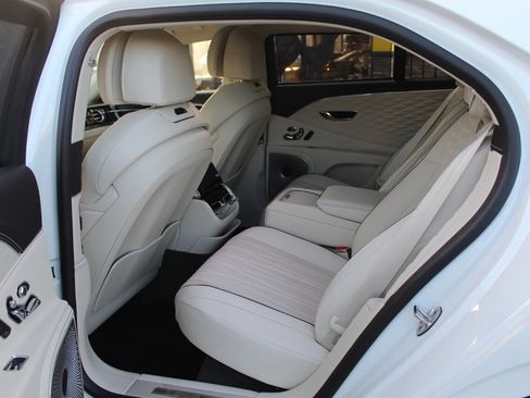 Used 2021 Bentley Flying Spur W12 image 31