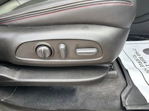 Used 2022 Chevrolet Traverse RS image 22