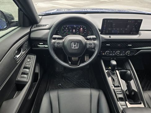 Used 2025 Honda Accord Sport image 14