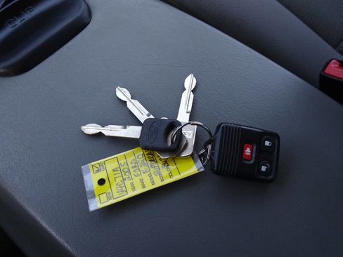 Used 2005 Ford F250 XLT AWD/4WD image 31