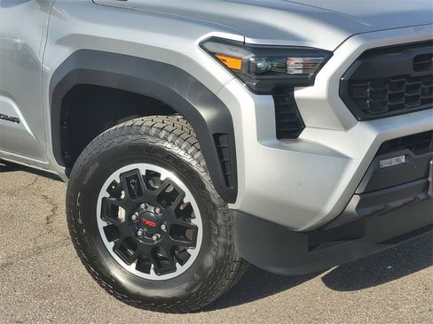 Used 2025 Toyota Tacoma TRD Sport image 9