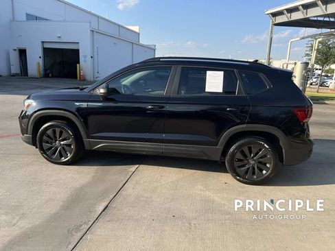 Used 2022 Volkswagen Taos S FWD image 6