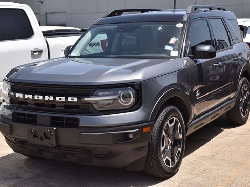 Used 2023 Ford Bronco Sport Outer Banks w/ Tech Package AWD/4WD image 2