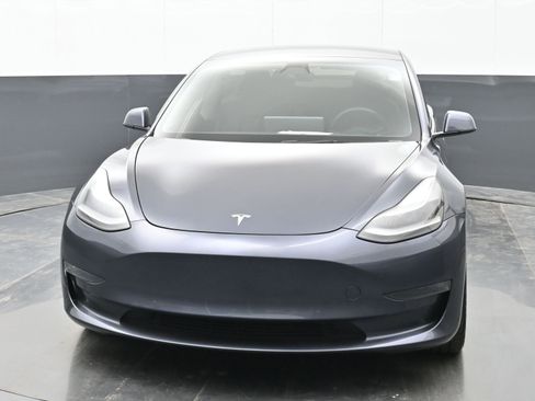 Used 2022 Tesla Model 3 Performance image 3