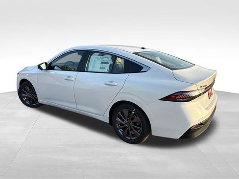 New 2026 Nissan Sentra SL FWD image 5