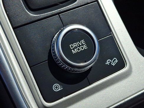 Used 2023 Ford Explorer XLT w/ Equipment Group 202A AWD/4WD image 24