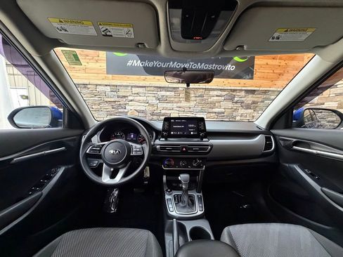 Used 2021 Kia Seltos LX image 16