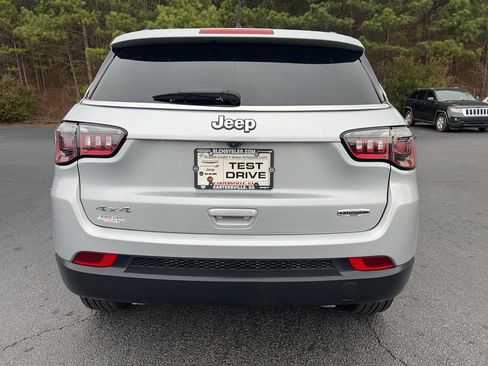 Used 2024 Jeep Compass Latitude w/ Sun and Sound Group image 6