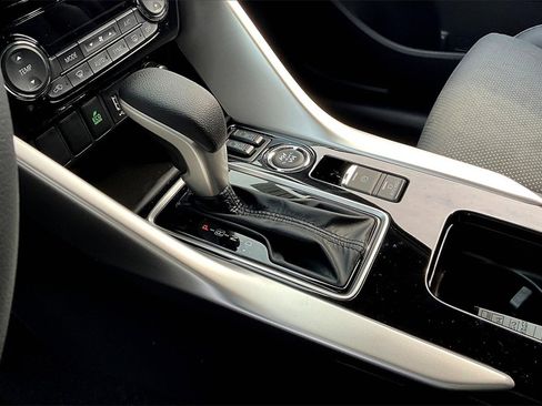 New 2025 Mitsubishi Eclipse Cross SE image 8