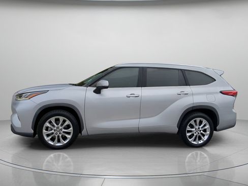 Used 2022 Toyota Highlander Limited image 14
