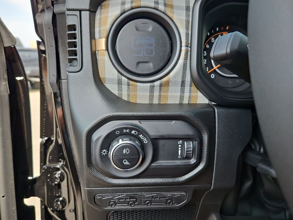 New 2026 Jeep Gladiator Sport AWD/4WD image 24
