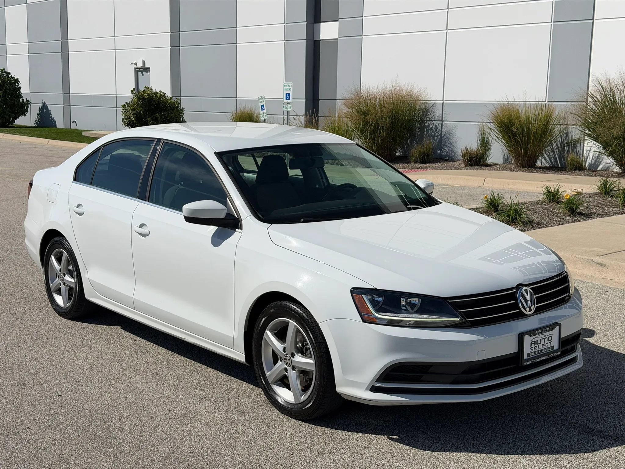 Used 2017 Volkswagen Jetta S FWD image 3
