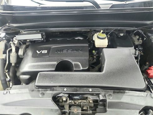 Used 2017 Nissan Pathfinder Platinum image 45