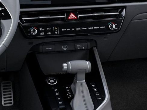 New 2025 Kia Niro SX Touring FWD image 23