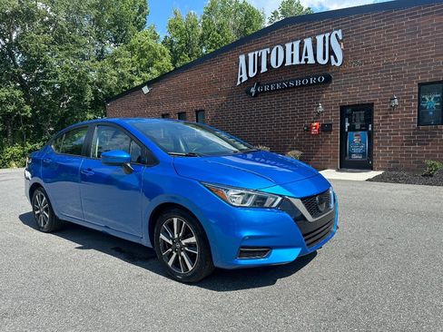 Used 2021 Nissan Versa SV FWD image 1