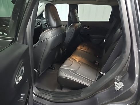 Used 2023 Jeep Cherokee Altitude Lux image 31