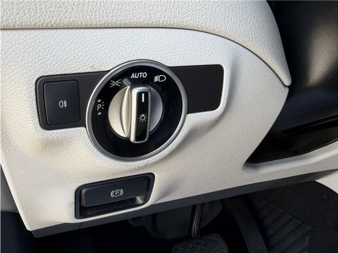 Used 2018 Mercedes-Benz CLA 250 image 28