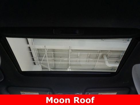 Certified 2024 Toyota Corolla SE w/ SE Premium Package image 9