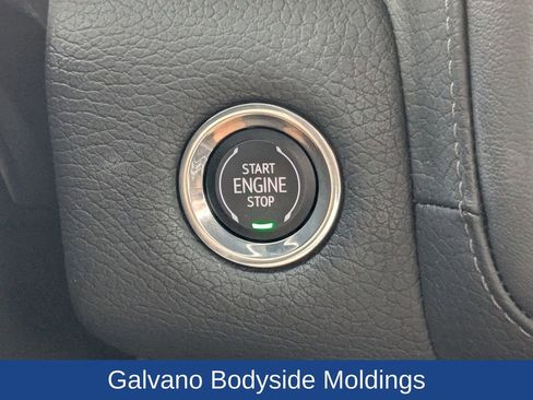 Used 2023 GMC Yukon Denali w/ Advanced Technology Package image 32