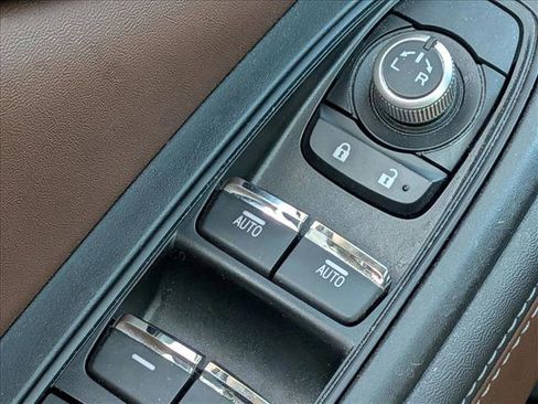 Used 2023 Subaru Forester Touring image 9