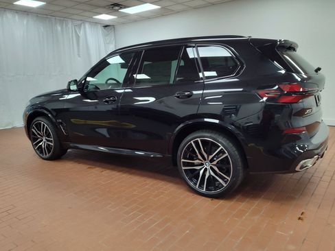 Used 2026 BMW X5 xDrive40i w/ M Sport Package AWD/4WD image 3