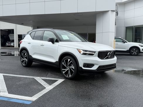Used 2020 Volvo XC40 T5 R-Design w/ Protection Package Premier AWD/4WD image 1