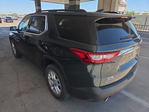 Used 2020 Chevrolet Traverse LT FWD image 2