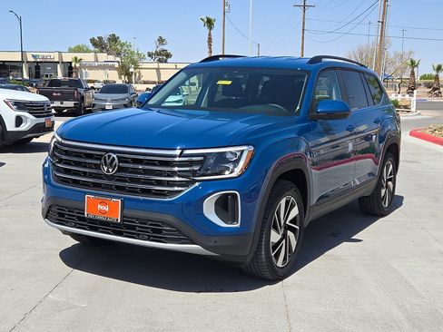 Used 2025 Volkswagen Atlas SE FWD image 5