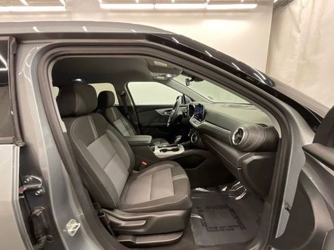 Used 2025 Chevrolet Blazer LT FWD image 23