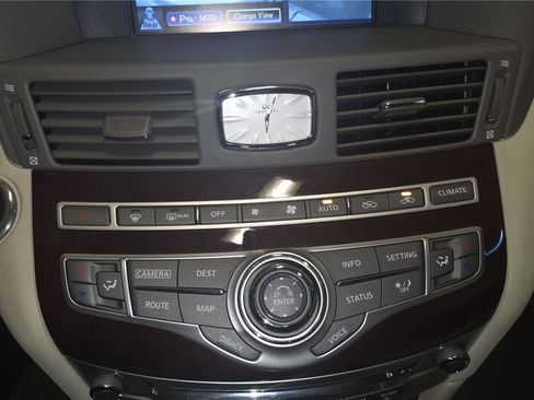 Used 2015 INFINITI Q70 3.7 w/ Technology Package RWD image 15