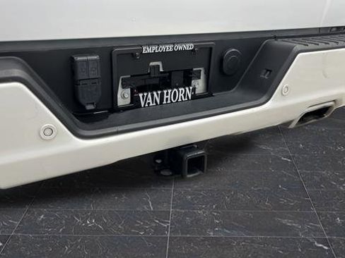 Used 2022 Chevrolet Silverado 1500 High Country w/ High Country Premium Package image 43