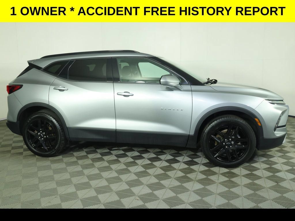 Used 2023 Chevrolet Blazer LT w/ Convenience Package AWD/4WD image 2