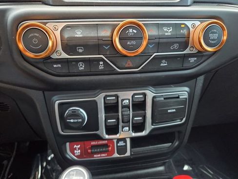 Used 2023 Jeep Gladiator Mojave w/ Trailer Tow Package AWD/4WD image 28